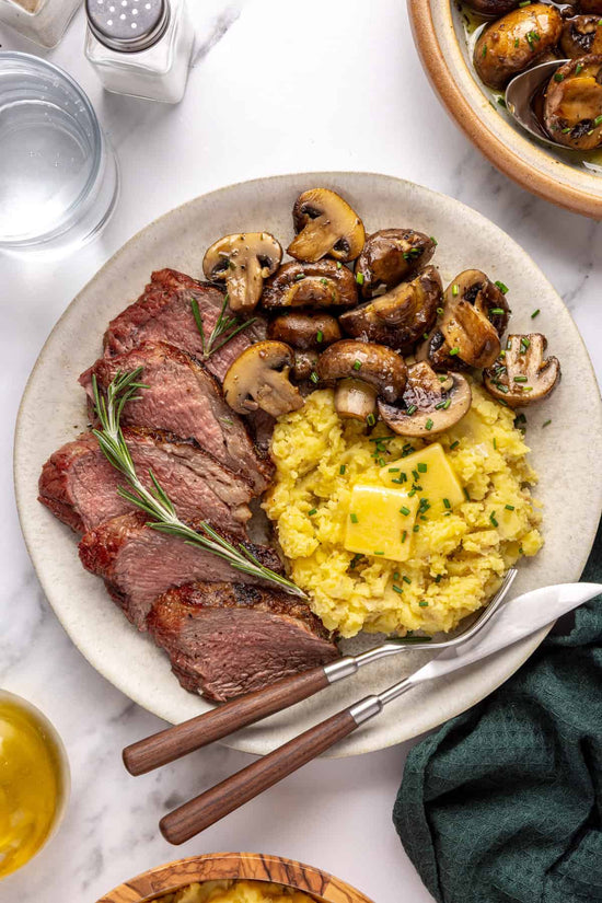 *Fresh* Seared Steak with Garlicky Mushrooms & Mashed Potatoes